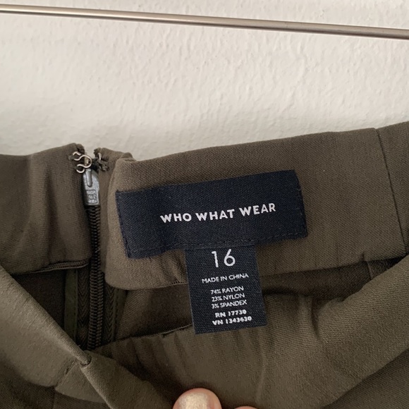 Who What Wear Olive Skinny Crop Stretch Pants - Picture 5 of 11
